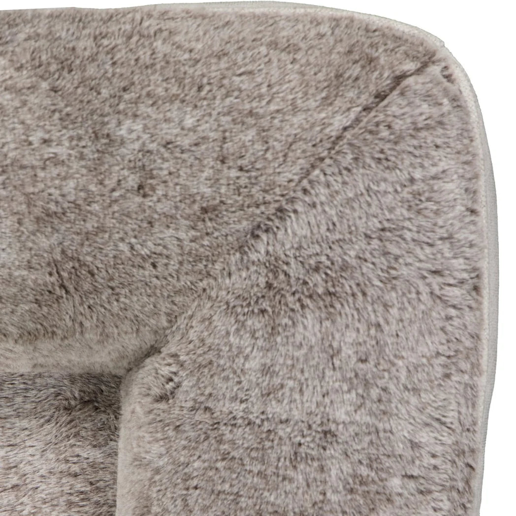 Detailed view of the luxurious ruffled faux-fur fabric on the Snooza Ultra Comfort Lounge Bed - Cashmere, highlighting the ultra-soft texture.